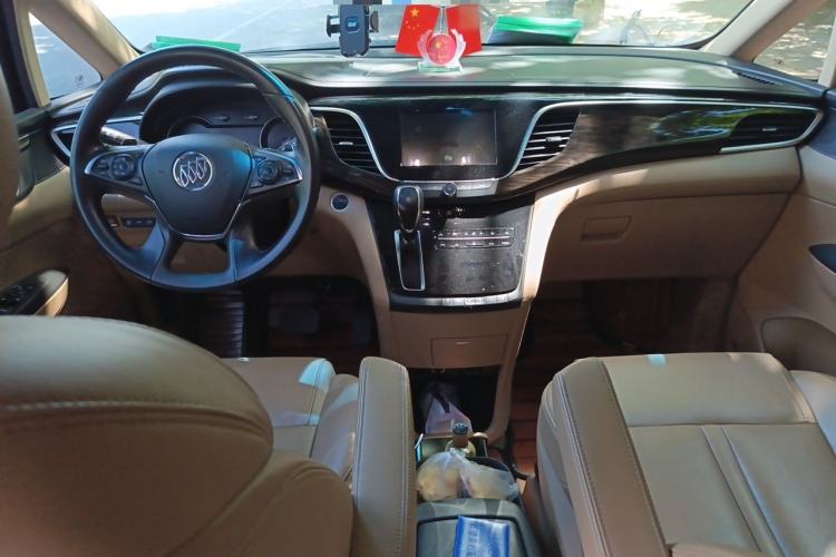 Used Buick GL8 2018 ES 28T Flagship Model China VI Standard Center Console