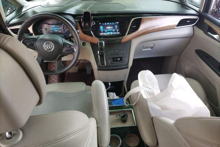 Used Buick GL8 2018 ES 28T Comfort Model China VI Standard Center Console