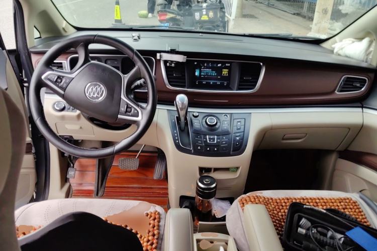 Used Buick GL8 2018 28T Luxury Model China VI Standard Center Console