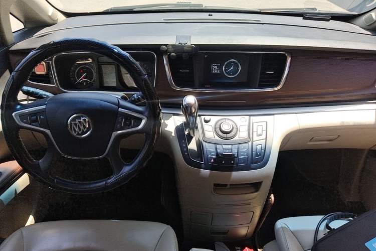 Used Buick GL8 2018 28T Luxury Model China VI Standard Center Console