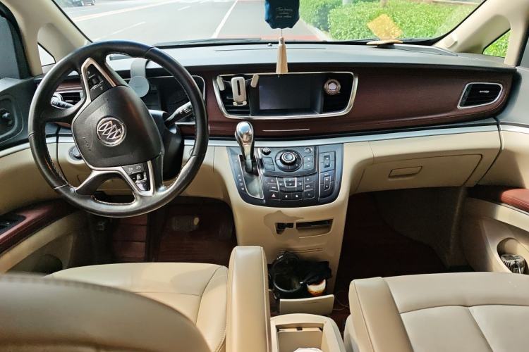 Used Buick GL8 2018 28T Luxury Model China VI Standard Center Console