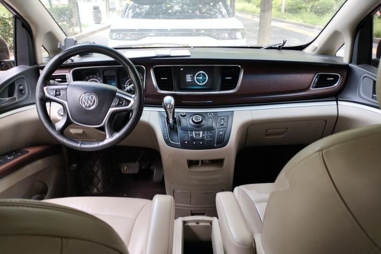 Used Buick GL8 2018 28T Luxury Model China VI Standard Center Console