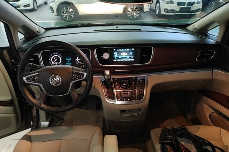 Used Buick GL8 2018 28T Luxury Model China VI Standard Center Console