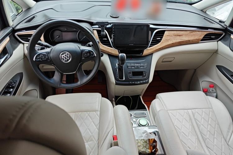Used Buick GL8 2018 ES 28T Comfort Model China VI Standard Center Console