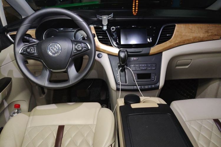 Used Buick GL8 2018 ES 28T Comfort Model China VI Standard Center Console