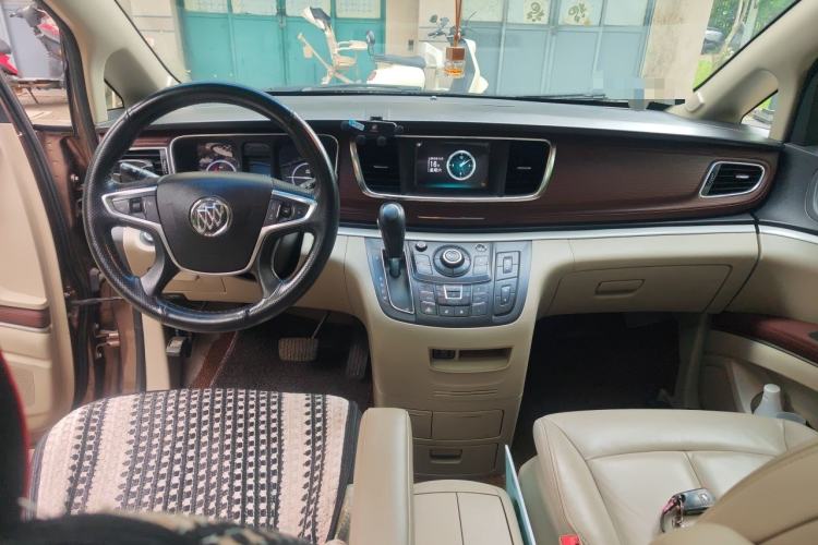 Used Buick GL8 2018 28T Luxury Model China VI Standard Center Console
