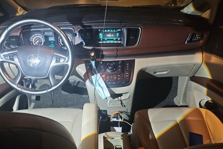 Used Buick GL8 2018 28T Luxury Model China VI Standard Center Console