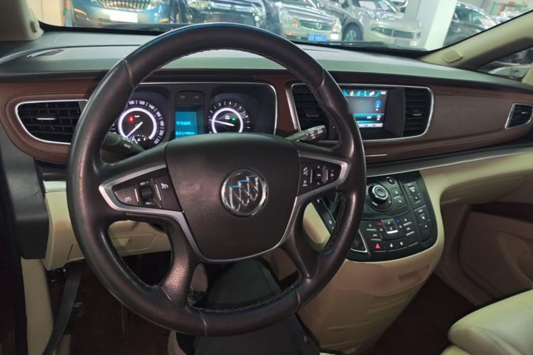 Used Buick GL8 2018 28T Luxury Model China VI Standard Center Console