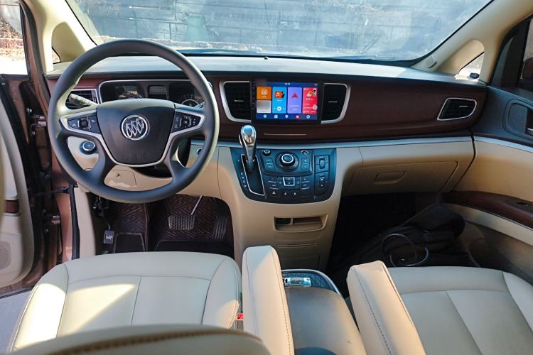 Used Buick GL8 2018 28T Comfort Model China VI Standard Center Console