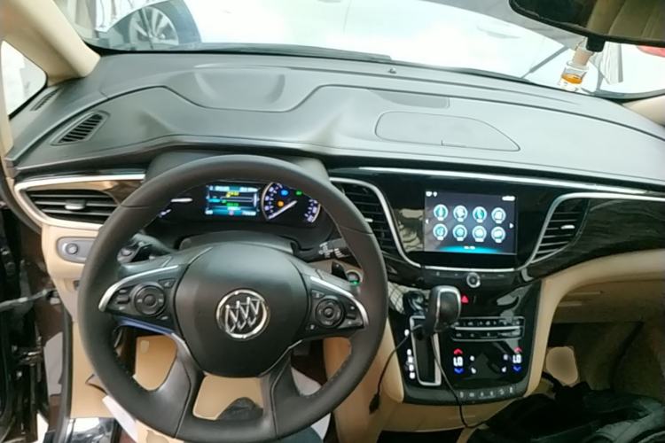 Used Buick GL8 2018 ES 28T Luxury Model China VI Standard Center Console