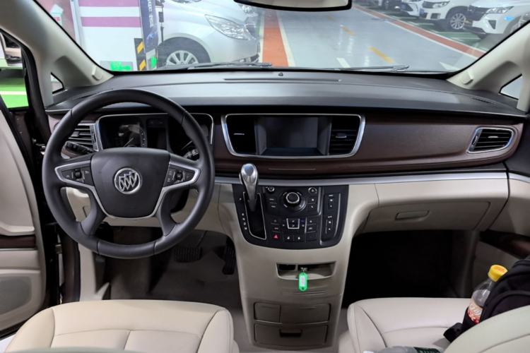 Used Buick GL8 2018 28T Luxury Model China VI Standard Center Console