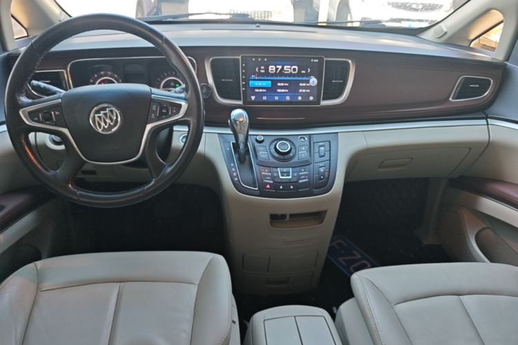 Used Buick GL8 2018 28T Luxury Model China VI Standard Center Console