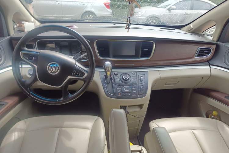 Used Buick GL8 2018 28T Luxury Model China VI Standard Center Console