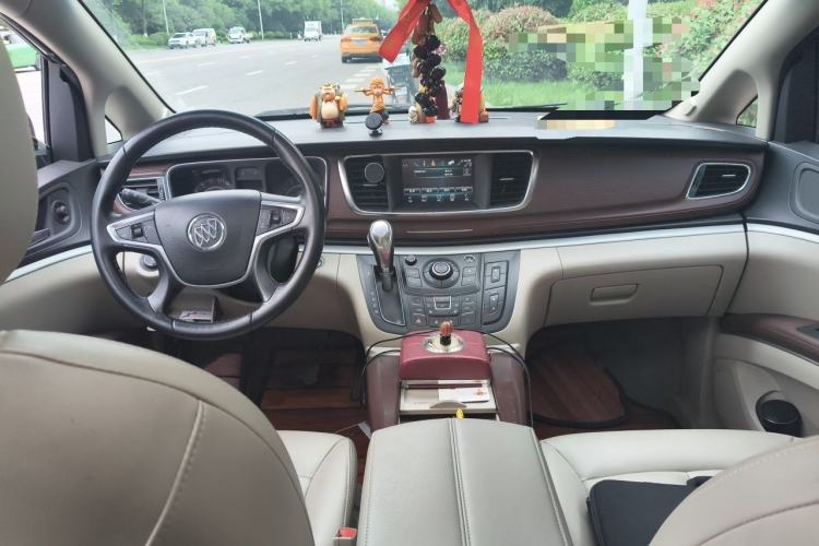 Used Buick GL8 2018 28T Prestige Version China VI Standard Center Console