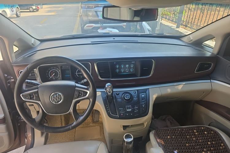 Used Buick GL8 2018 28T Luxury Model China VI Standard Center Console