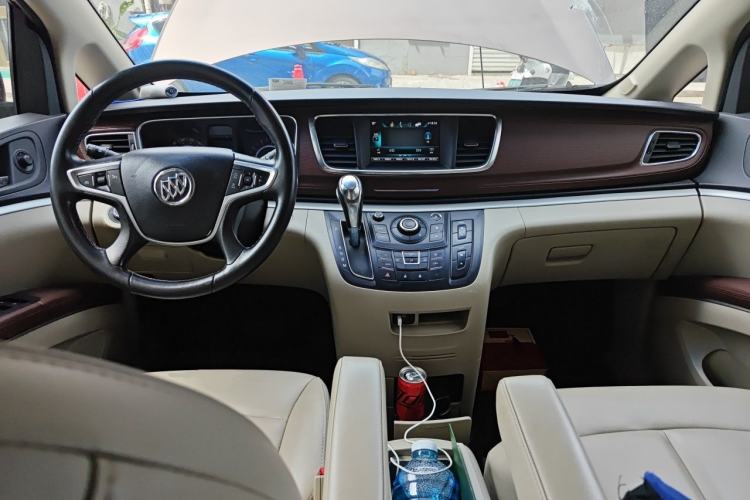 Used Buick GL8 2018 28T Luxury Model China VI Standard Center Console