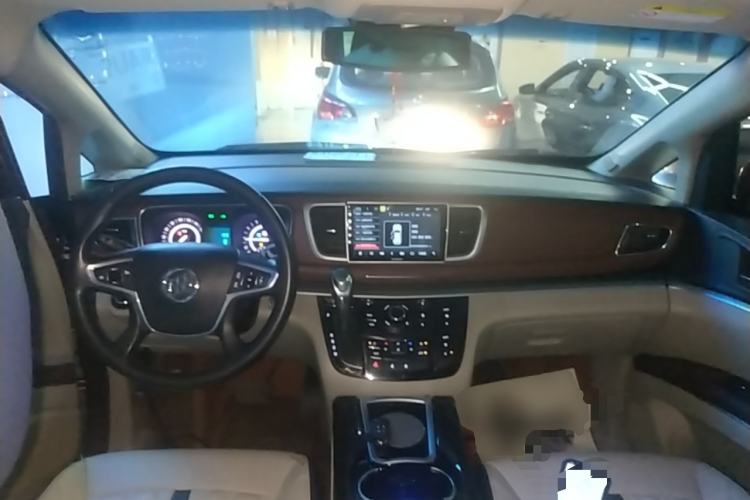 Used Buick GL8 2018 28T Luxury Model China VI Standard Center Console