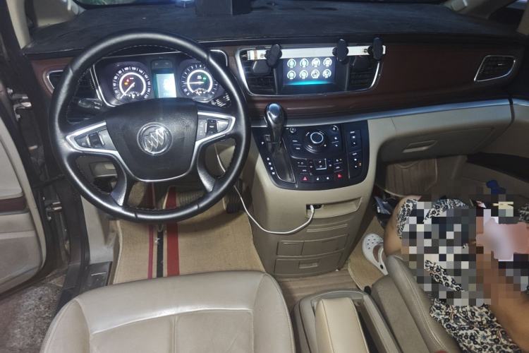 Used Buick GL8 2018 28T Luxury Model China VI Standard Center Console