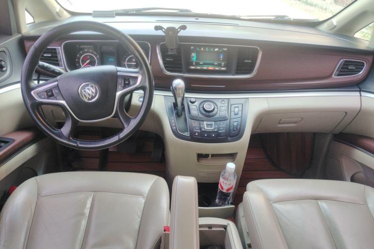 Used Buick GL8 2018 28T Luxury Model China VI Standard Center Console