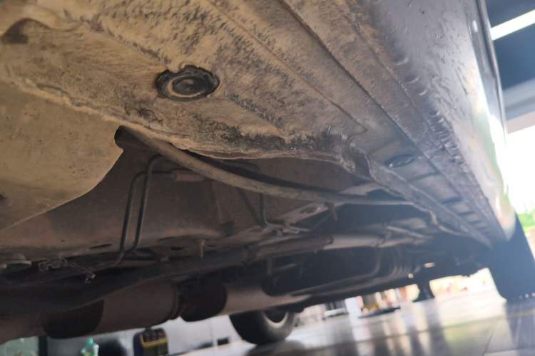 Used Buick GL8 2018 28T Luxury Model China VI Standard Chassis Front Left