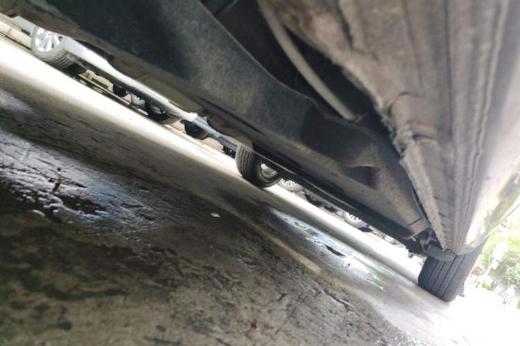Used Buick GL8 2018 28T Luxury Model China VI Standard Chassis Front Left