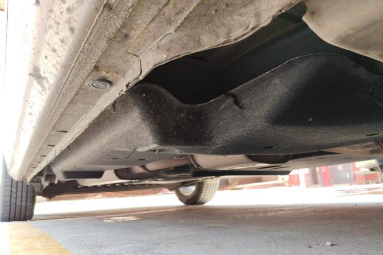 Used Buick GL8 2018 28T Comfort Model China VI Standard Chassis Front Right