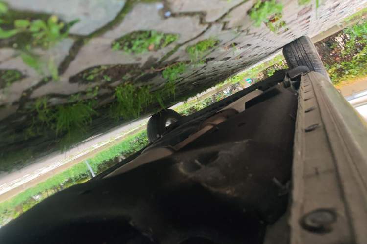 Used Buick GL8 2018 28T Luxury Model China VI Standard Chassis Front Right
