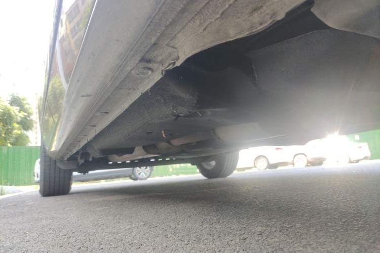Used Buick GL8 2018 28T Luxury Model China VI Standard Chassis Front Right