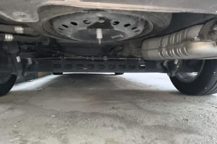 Used Buick GL8 2018 28T Comfort Model China VI Standard Chassis Rear