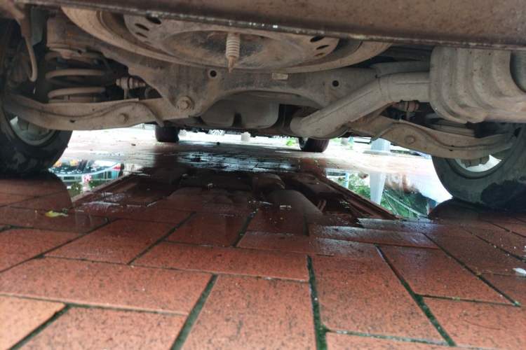 Used Buick GL8 2018 ES 28T Comfort Model China VI Standard Chassis Rear