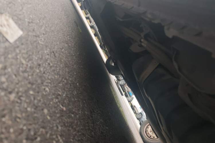 Used Buick GL8 2018 28T Luxury Model China VI Standard Chassis Rear Left