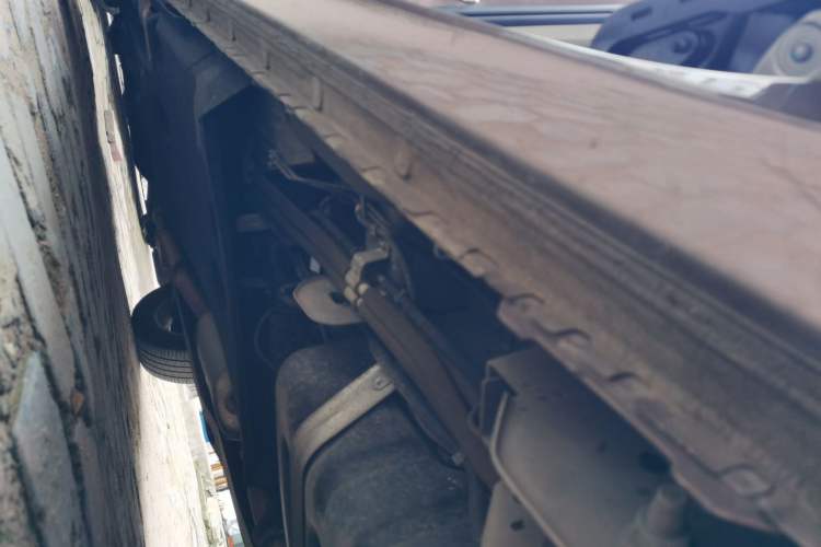 Used Buick GL8 2018 28T Luxury Model China VI Standard Chassis Rear Left