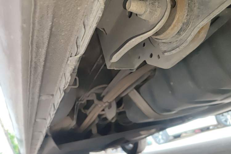 Used Buick GL8 2018 28T Luxury Model China VI Standard Chassis Rear Left