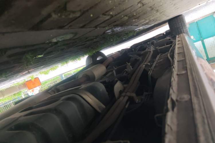 Used Buick GL8 2018 28T Luxury Model China VI Standard Chassis Rear Left