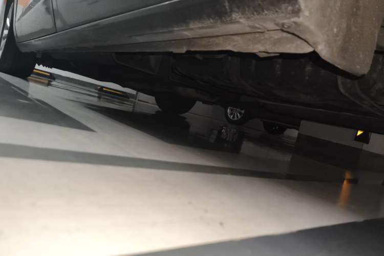 Used Buick GL8 2018 ES 28T Comfort Model China VI Standard Chassis Rear Left