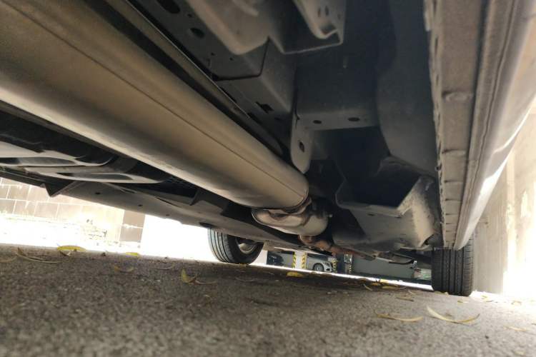 Used Buick GL8 2018 28T Luxury Model China VI Standard Chassis Rear Right