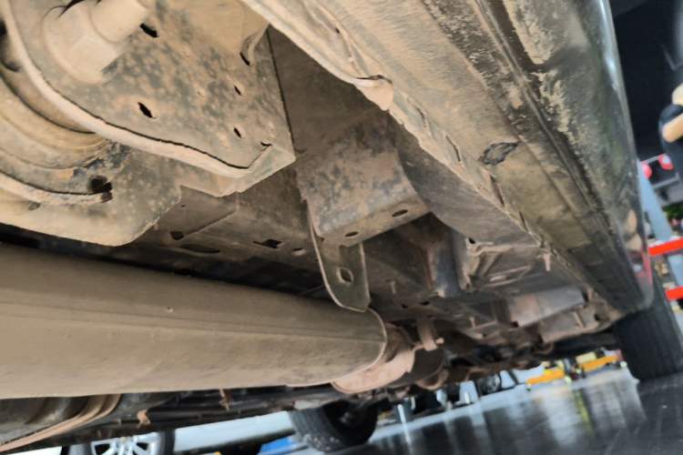 Used Buick GL8 2018 28T Luxury Model China VI Standard Chassis Rear Right