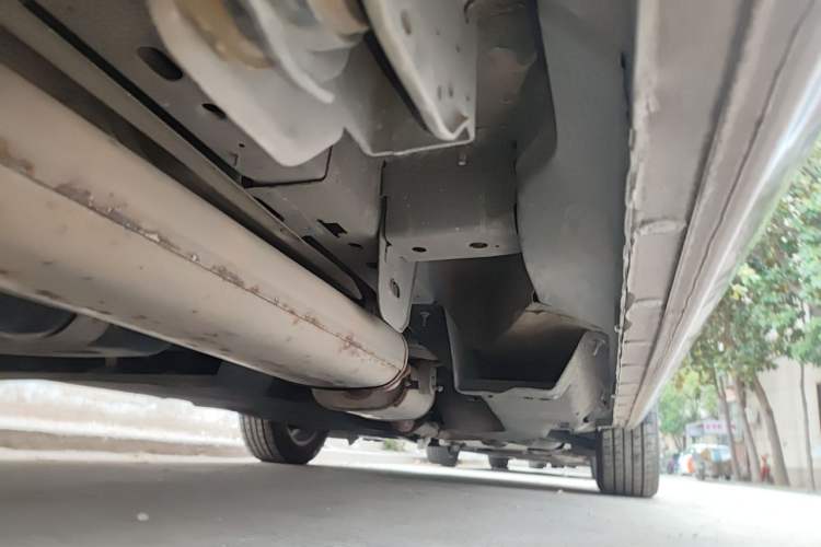 Used Buick GL8 2018 28T Luxury Model China VI Standard Chassis Rear Right