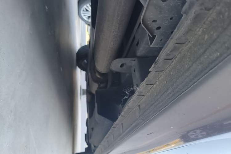 Used Buick GL8 2018 28T Luxury Model China VI Standard Chassis Rear Right