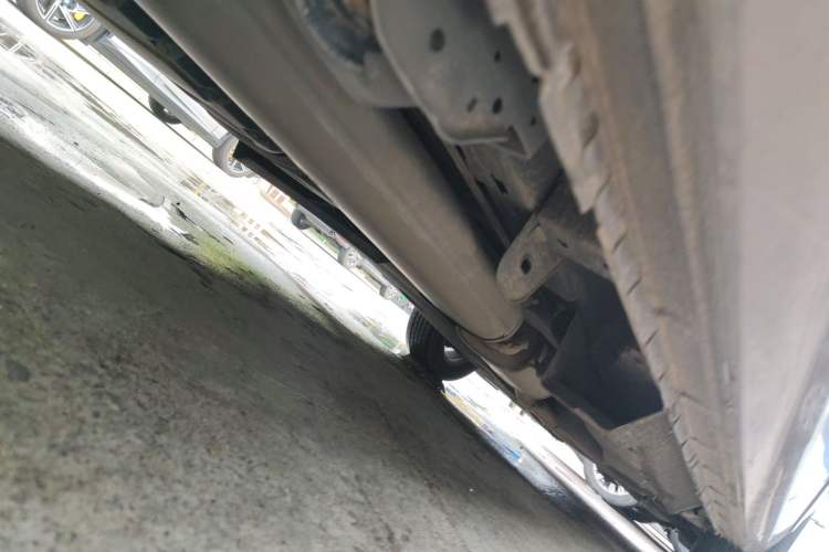 Used Buick GL8 2018 28T Luxury Model China VI Standard Chassis Rear Right