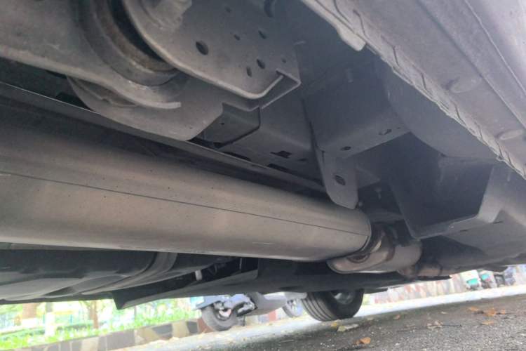 Used Buick GL8 2018 28T Luxury Model China VI Standard Chassis Rear Right