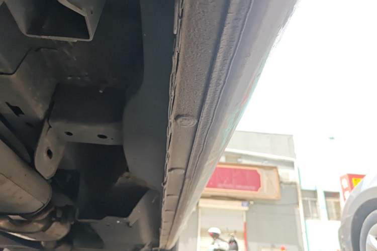 Used Buick GL8 2018 28T Luxury Model China VI Standard Chassis Rear Right