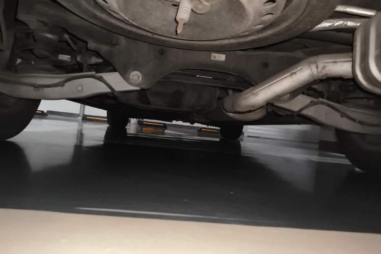 Used Buick GL8 2018 ES 28T Comfort Model China VI Standard Chassis Rear