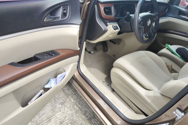 Used Buick GL8 2018 28T Comfort Model China VI Standard Driver Seat