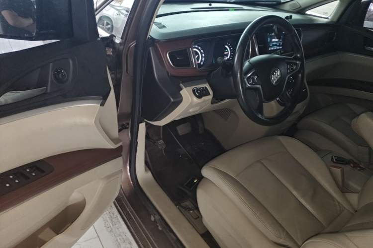 Used Buick GL8 2018 28T Luxury Model China VI Standard Driver Seat