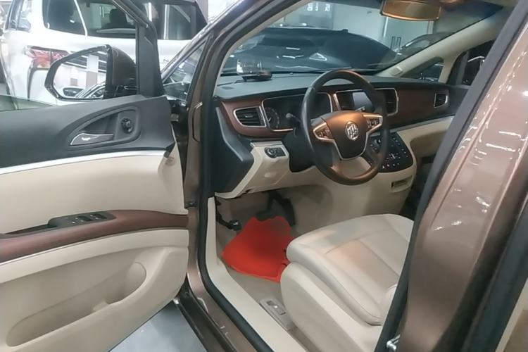 Used Buick GL8 2018 28T Luxury Model China VI Standard Driver Seat