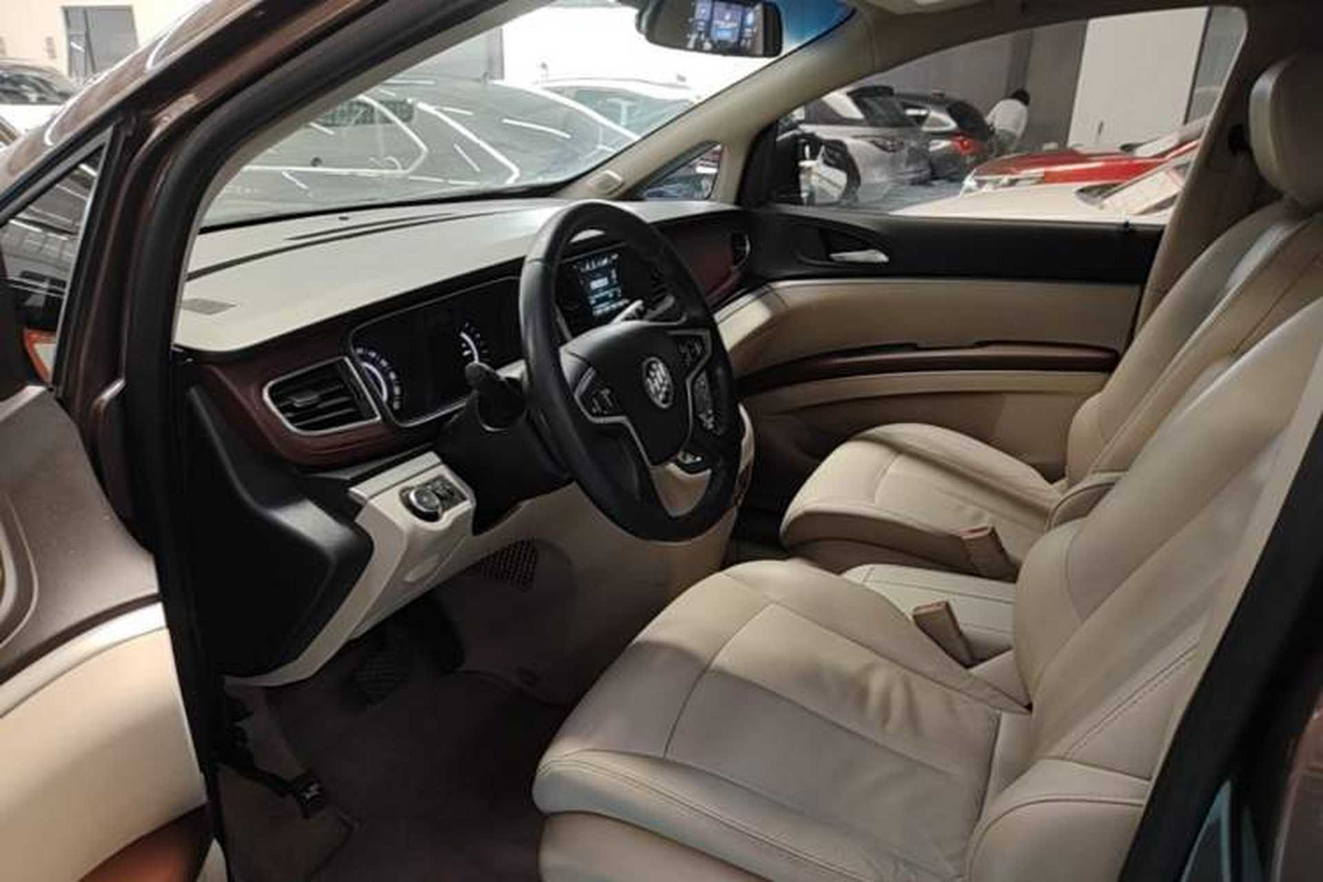 Used Buick GL8 2018 28T Luxury Model China VI Standard Driver Seat