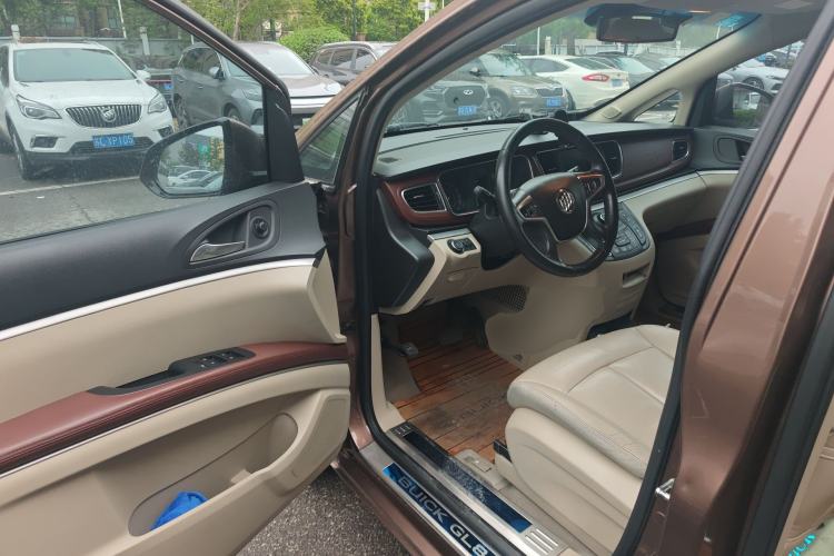 Used Buick GL8 2018 28T Luxury Model China VI Standard Driver Seat