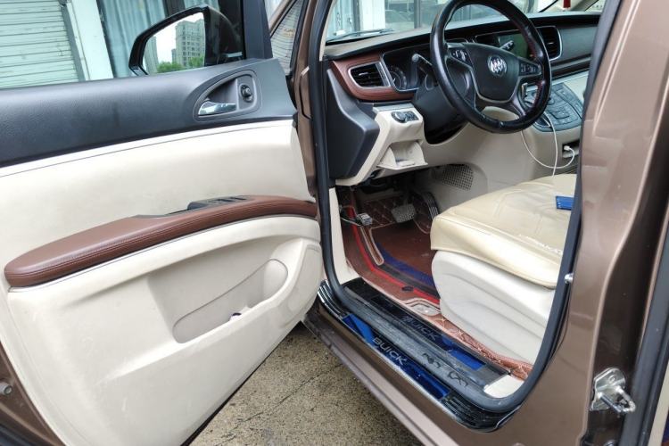 Used Buick GL8 2018 28T Luxury Model China VI Standard Driver Seat
