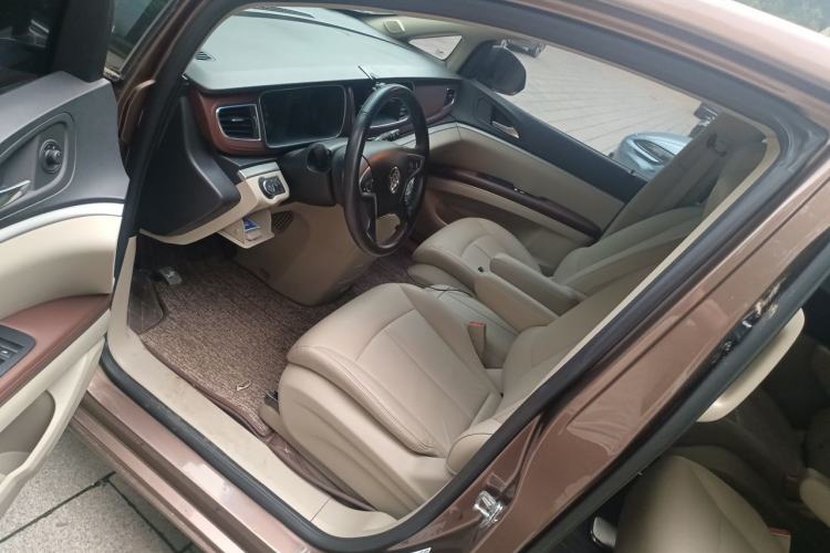 Used Buick GL8 2018 28T Luxury Model China VI Standard Driver Seat